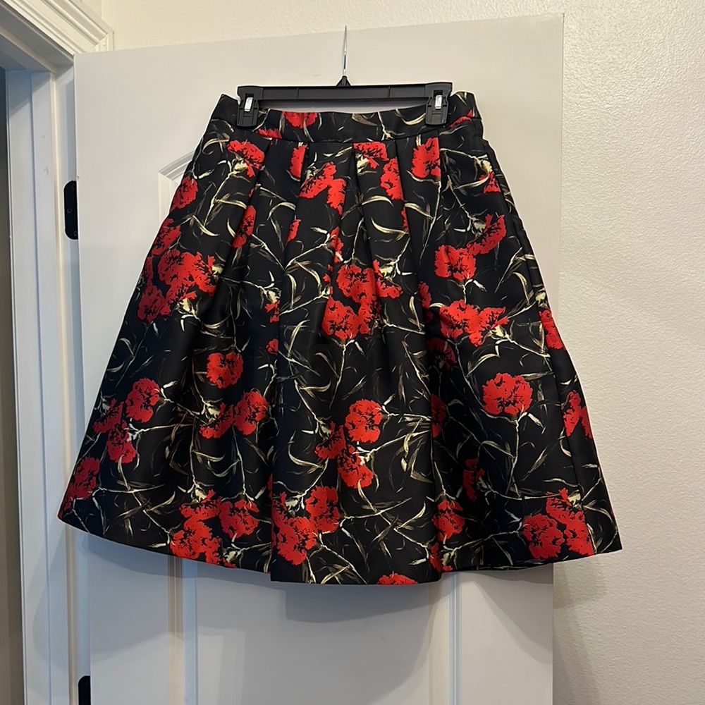 Black and Red Knee-Length A-Line Skirt with Pleats and Pockets